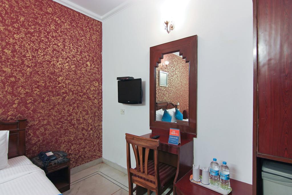 Hotel Rahul Palace Нью-Дели Экстерьер фото