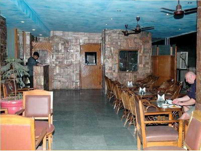Hotel Rahul Palace Нью-Дели Ресторан фото