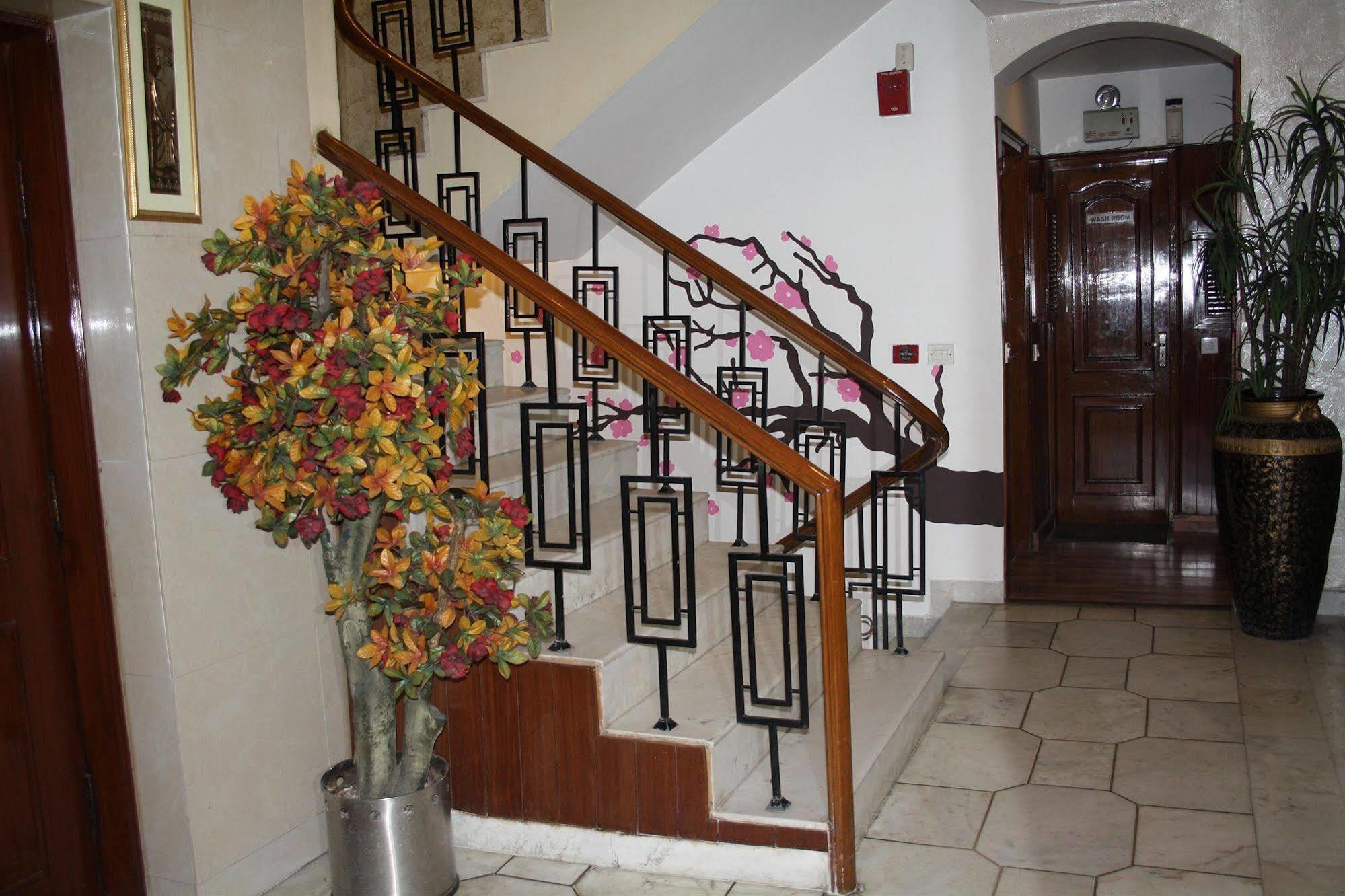 Hotel Rahul Palace Нью-Дели Интерьер фото